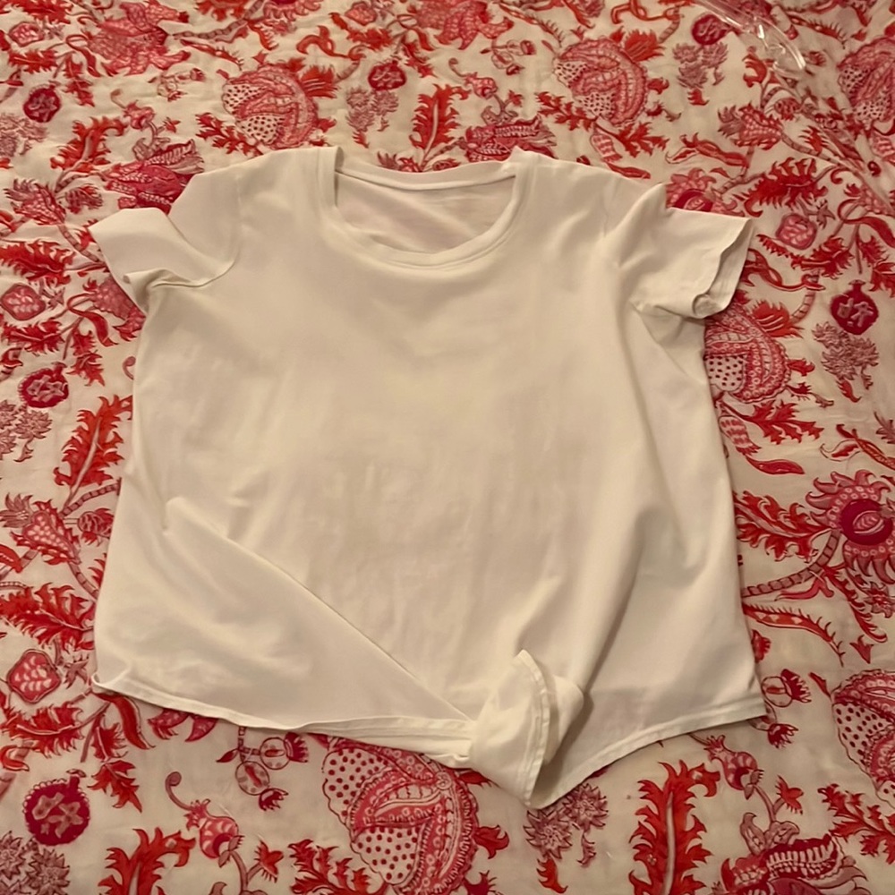 Tie bottom White top. Great Condition